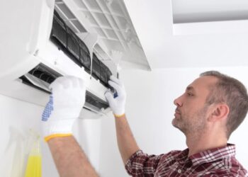 Air Conditioning Repair vs Replacement: What’s Right for You?